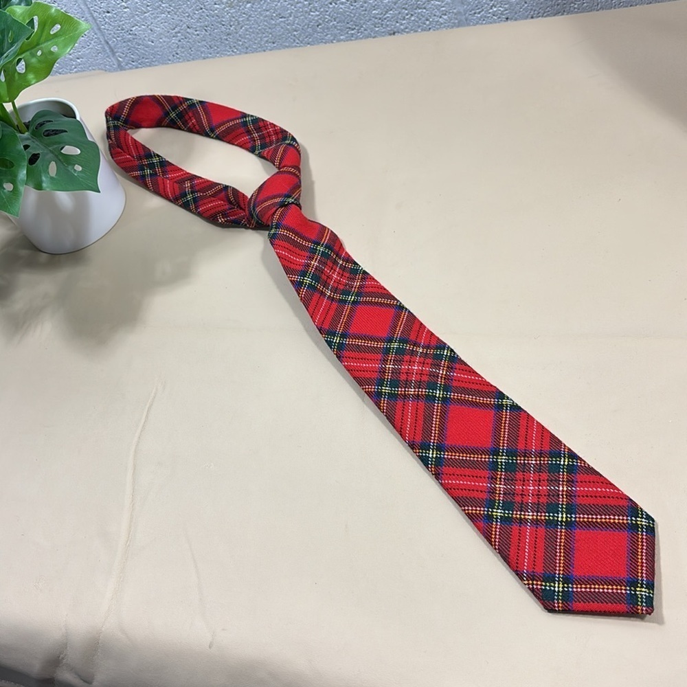 Classic & authentic Scottish genuine wool Red Plaid Men's Tie